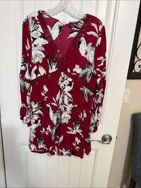 entro Burgundy Floral Lace-Trim Long Sleeve Dress